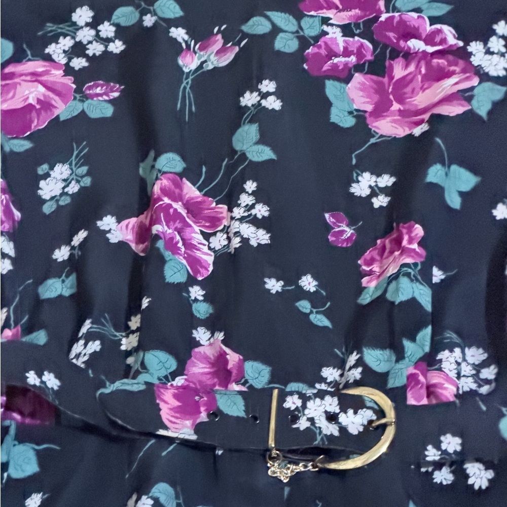 Vintage-Inspired Black Midi Dress with Purple Rose Print - Picture 4 of 12